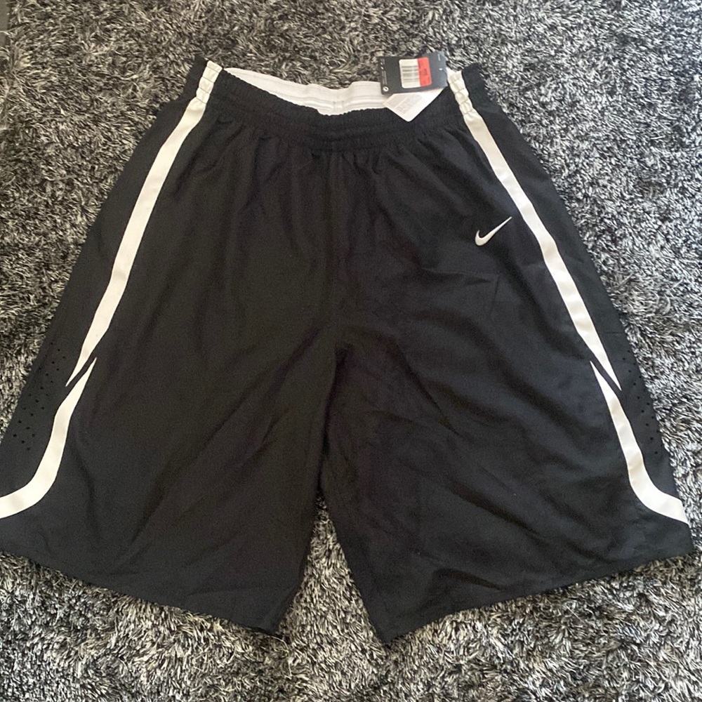 Men’s large Nike shorts with venting